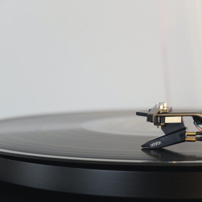 photo-1458560871784-56d23406c091